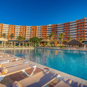 Курортный комплекс Crown Paradise Club -